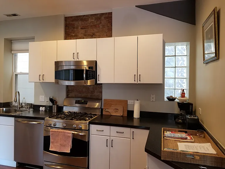 1128 W Fry St #2 — Photo 8