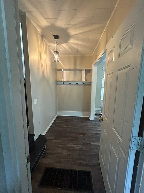 1st image of 935 6th St