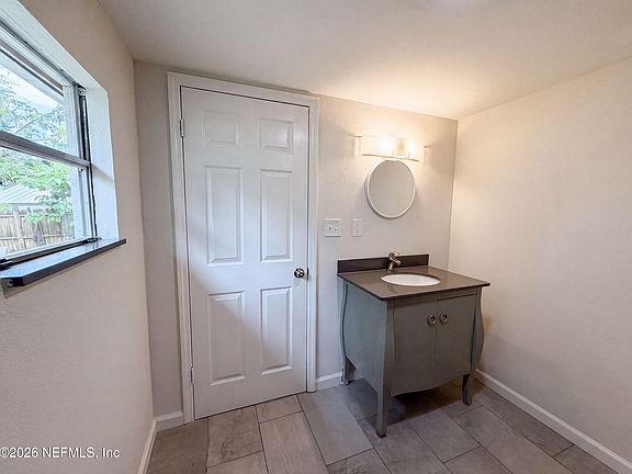 3rd image of 1340 OTTAWA Avenue