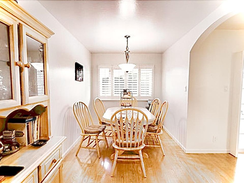 1st image of 3588 Payne Ave APT 6