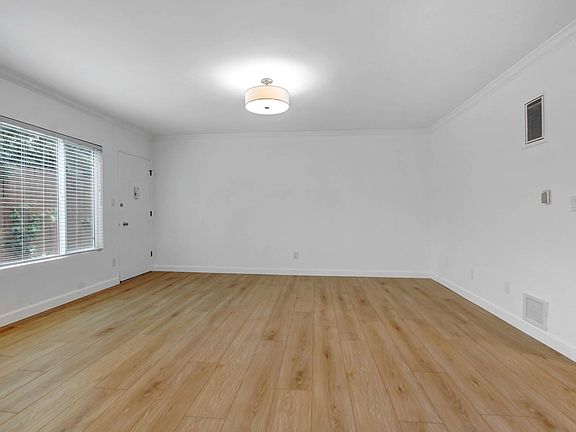 3rd image of 12630 Caswell Ave APT 1