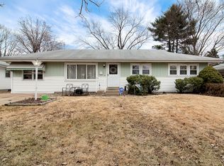 785 Mark Twain Dr, Florissant, MO 63031