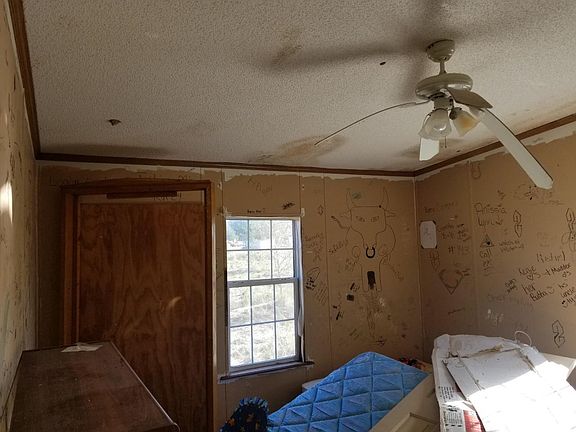3rd image of 1123 Dewey St