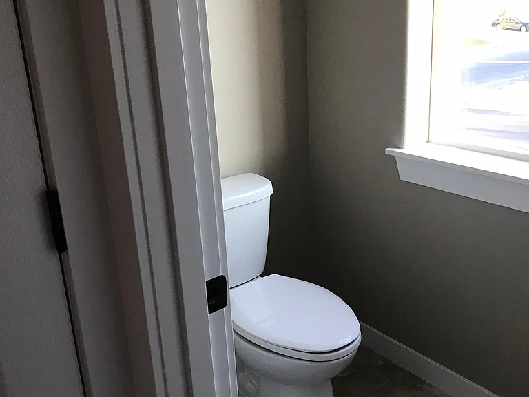 W 28th Ave — Photo 18