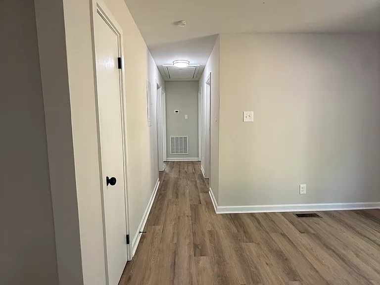 662 Timberlake Rd — Photo 3