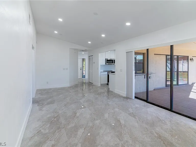 720 Chavers St — Photo 11