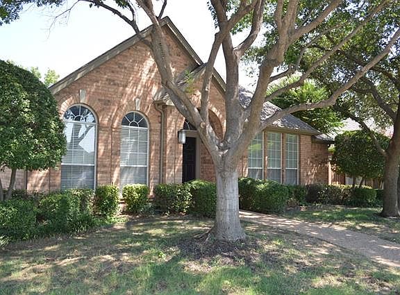 2nd image of 2117 Monticello Cir