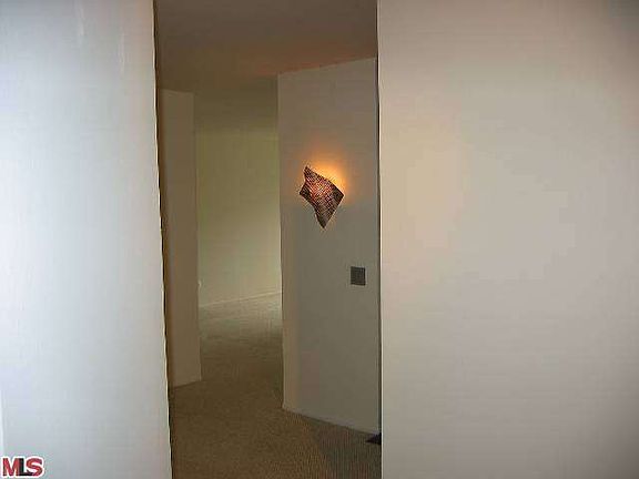 4th image of 1124 N La Cienega Blvd APT 209