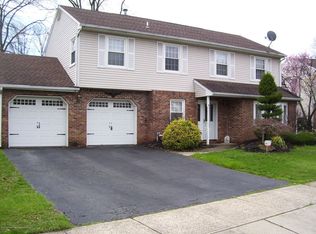 6 Brida Ct, Edison, NJ 08817