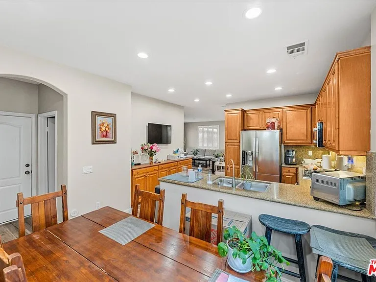 3653 W Medici Ln — Photo 15
