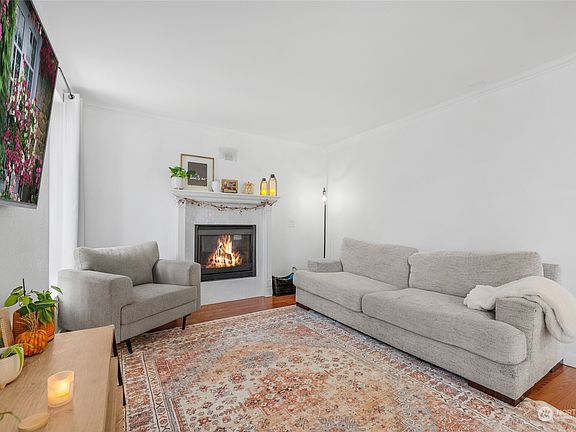 5th image of 1606 Lake Drive
