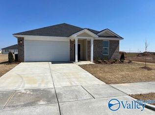 12568 Buck Rd, Athens, AL 35613