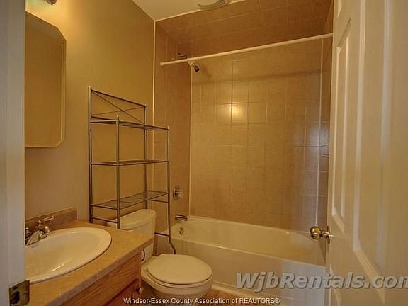 4th image of 680 Cameron Ave #4