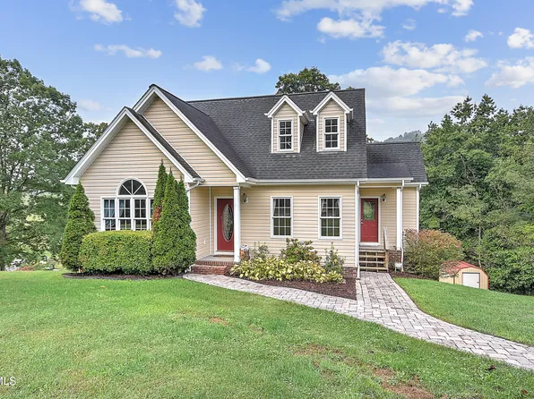 397 Crossroads Pl, Lebanon, VA 24266