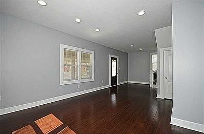 3rd image of 4545 Winthrop Ave
