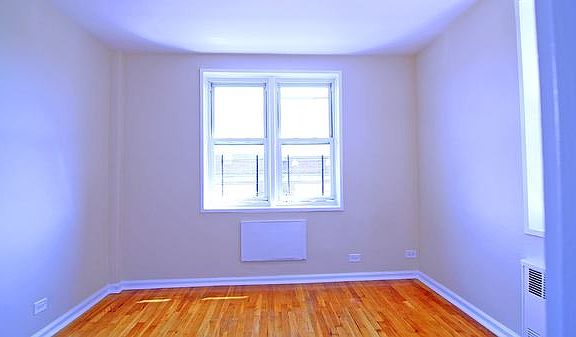 2nd image of 277 E 207th St APT 5C