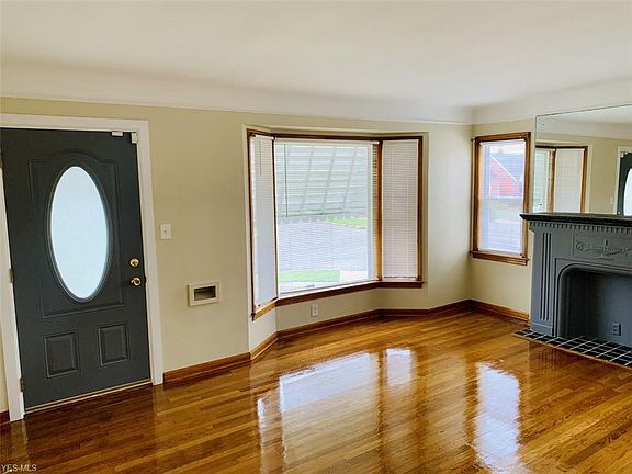 3rd image of 5151 E 117th St