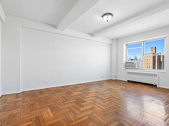 2nd image of 500 Grand St Unit C11c