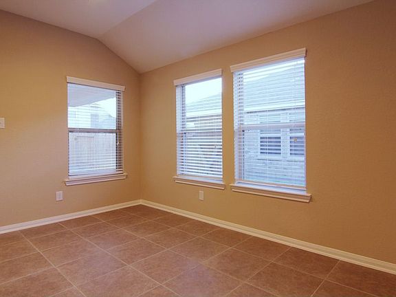5th image of 5418 Espuela Ln