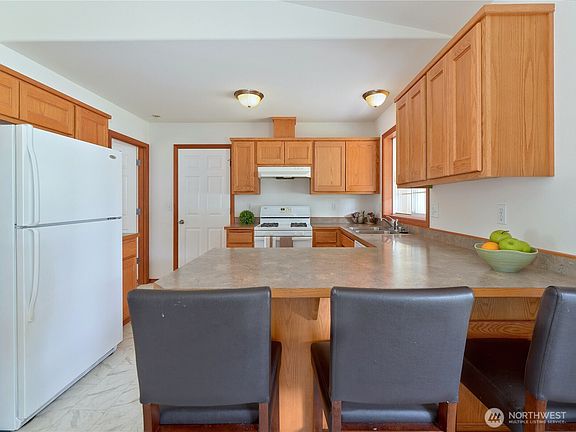 3rd image of 116 W Marion Street