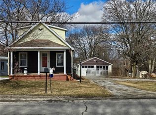 1340 Cherry Hill Rd, Ellwood City, PA 16117