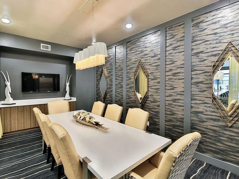 Abode Red Rock — Photo 21