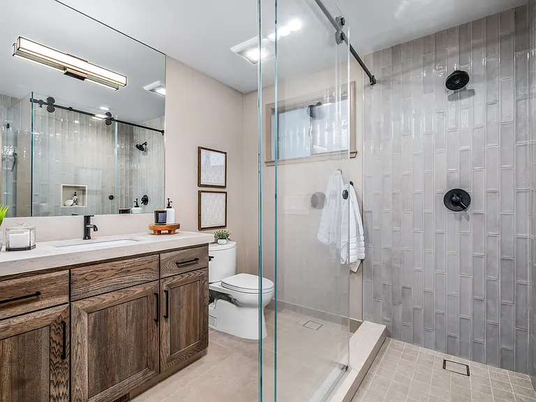 5045 Lakeshore Dr #B — Photo 25