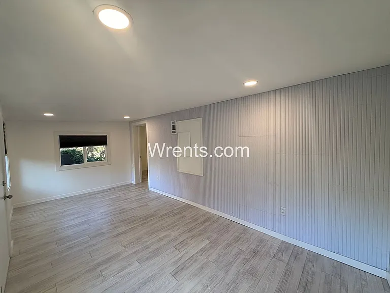 571 E Fairview Ave — Photo 11