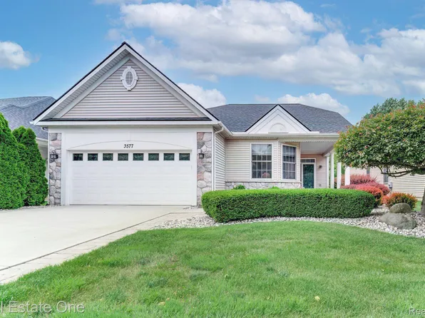 3577 Riverside Dr, Auburn Hills, MI 48326