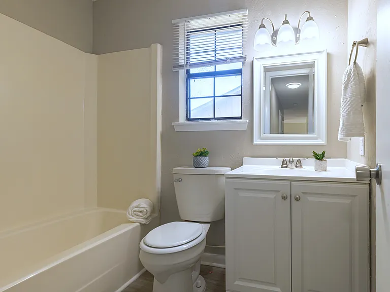 464 Elm St — Photo 21