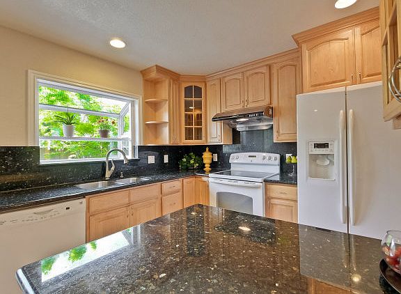 5th image of 2244 Warfield Way Unit D