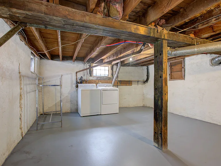 227 N Pearl St — Photo 23