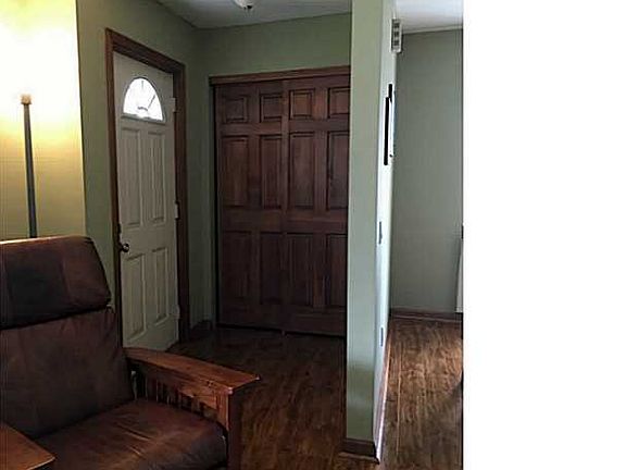 3rd image of 20 Jasmine Ave