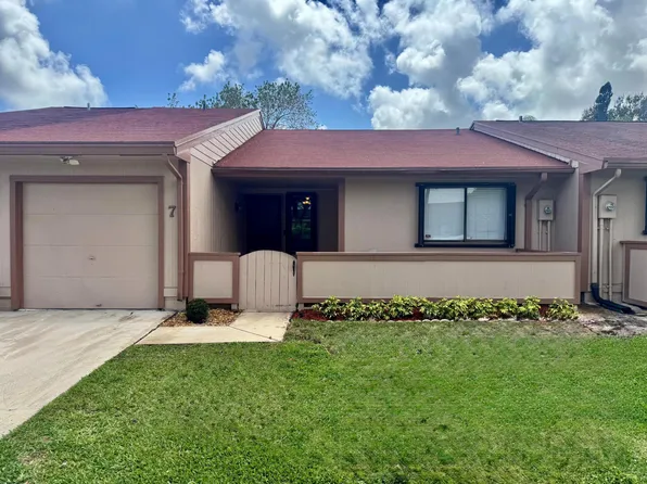 7 Farnworth Drive, Boynton Beach, FL 33426