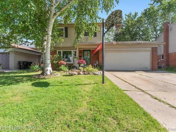 3301 Brookshire St, Trenton, MI 48183