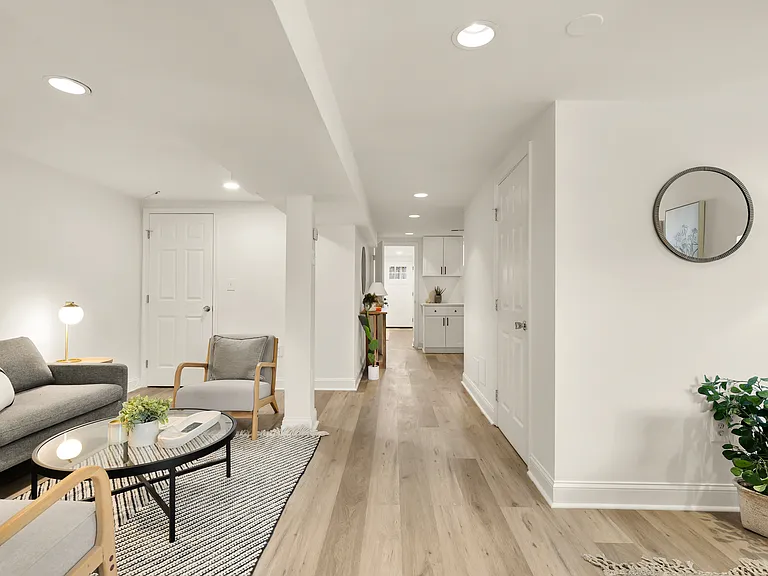 807 Jefferson St NW #1 — Photo 5