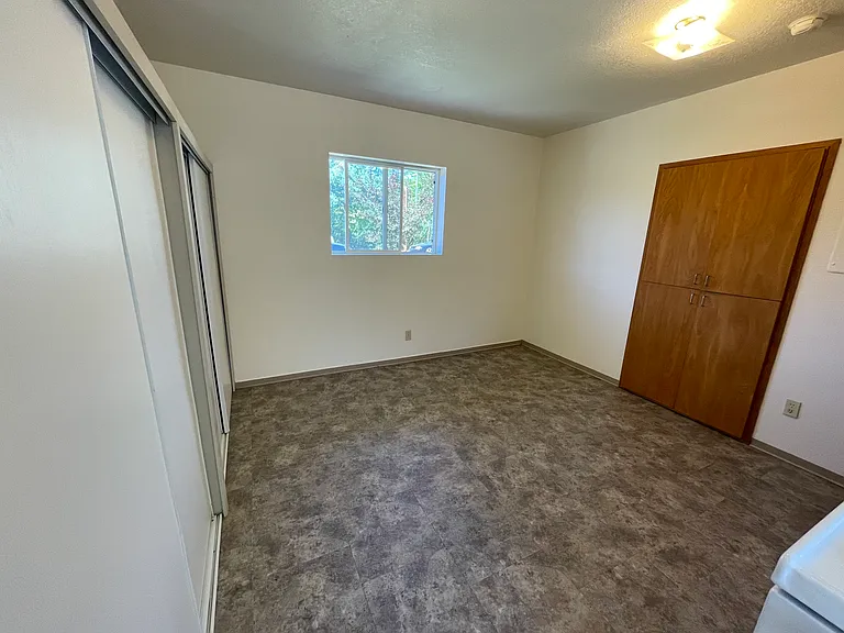 1012 N Maple St #E — Photo 5