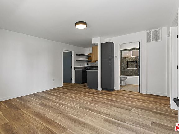 3rd image of 2922 Hauser Blvd #2
