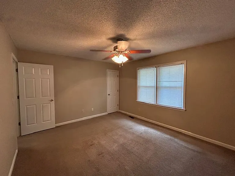 1050 Jessamine Trl — Photo 12