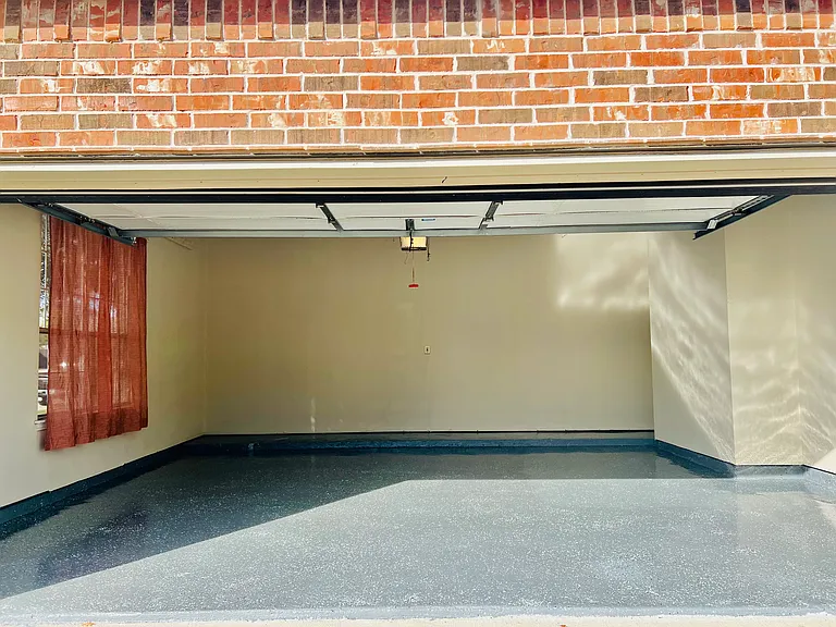221 Westminister Ave — Photo 8