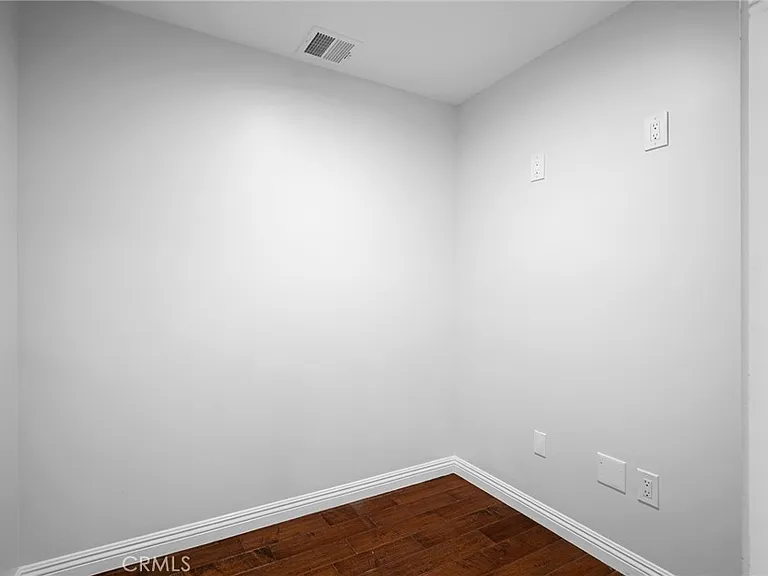6800 Corbin Ave — Photo 28