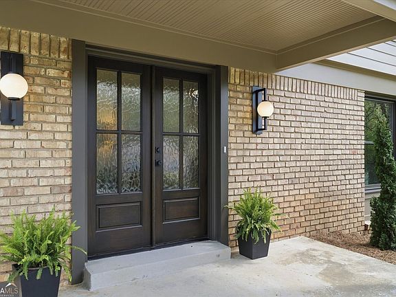 2nd image of 3829 Fox Hills Dr SE