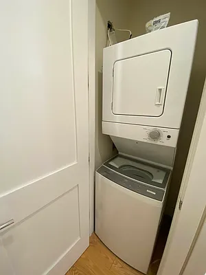 Rented by Hudson Exclusive | media 24