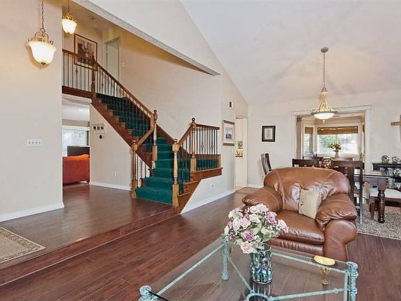 2nd image of 477 Canyon Vista Dr
