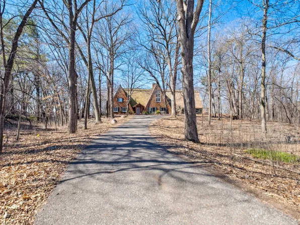 700 Hillside Dr, Wayzata, MN 55391