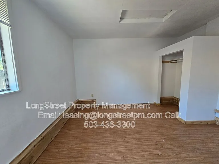 2711 Newton St — Photo 27