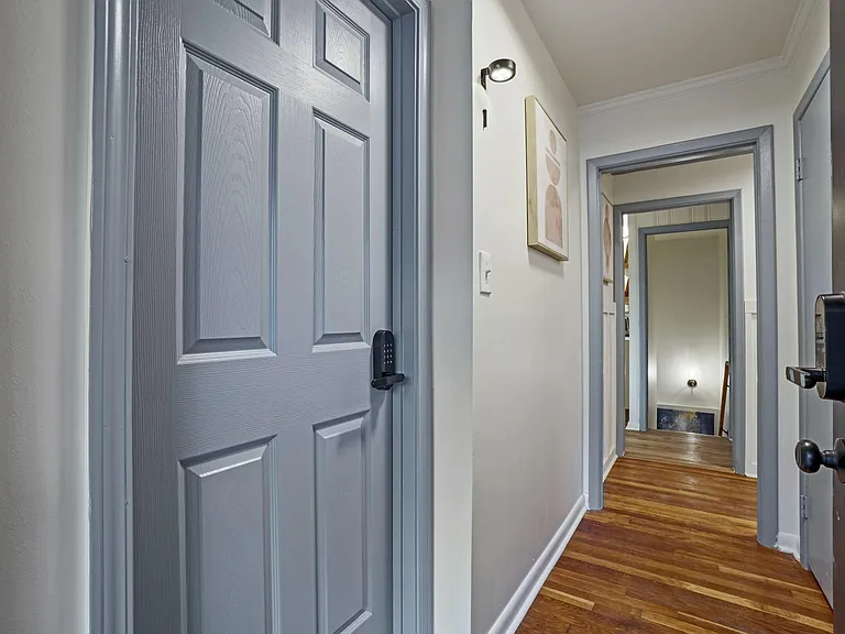 Phylis Pl — Photo 1