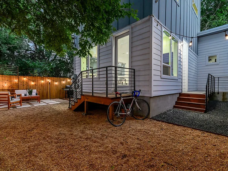 1131 Map St #2 — Photo 23
