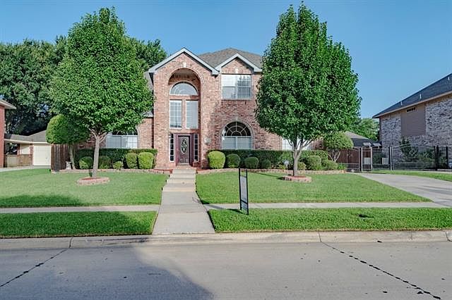 1st image of 3223 Essex Dr
