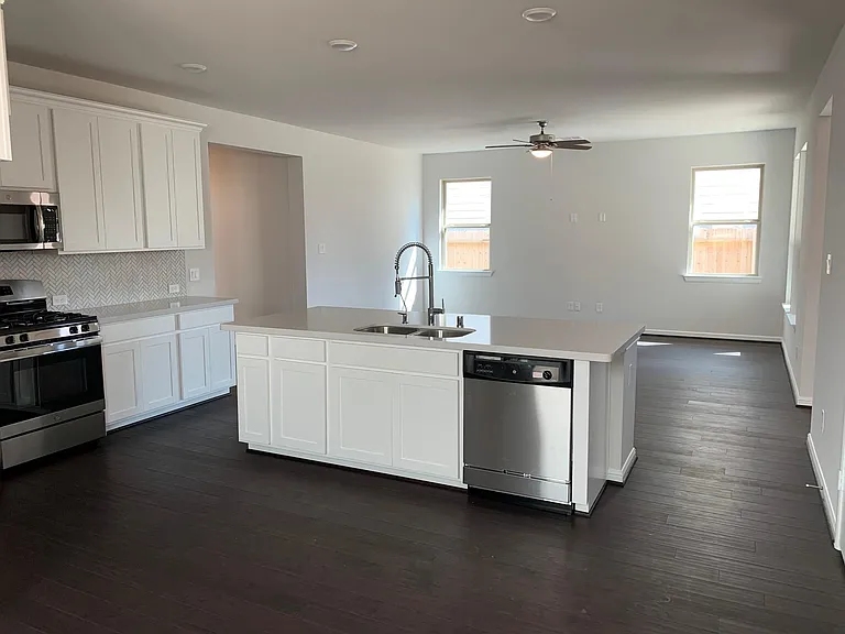 8022 Cliffside Terrace Ct — Photo 13